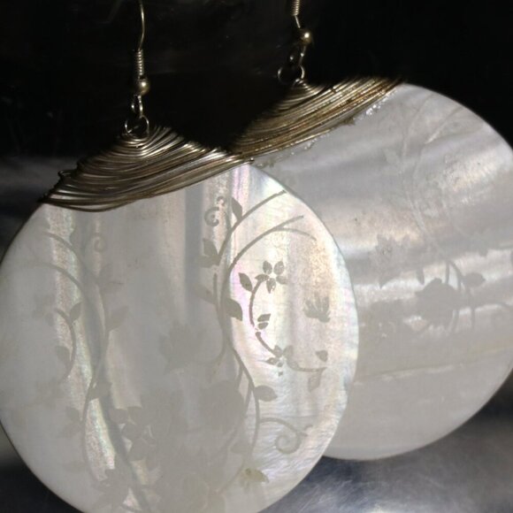 Source Unknown Jewelry - 2 Inch Diameter Round Dangle-Style Etched or Painted Shell Earrings